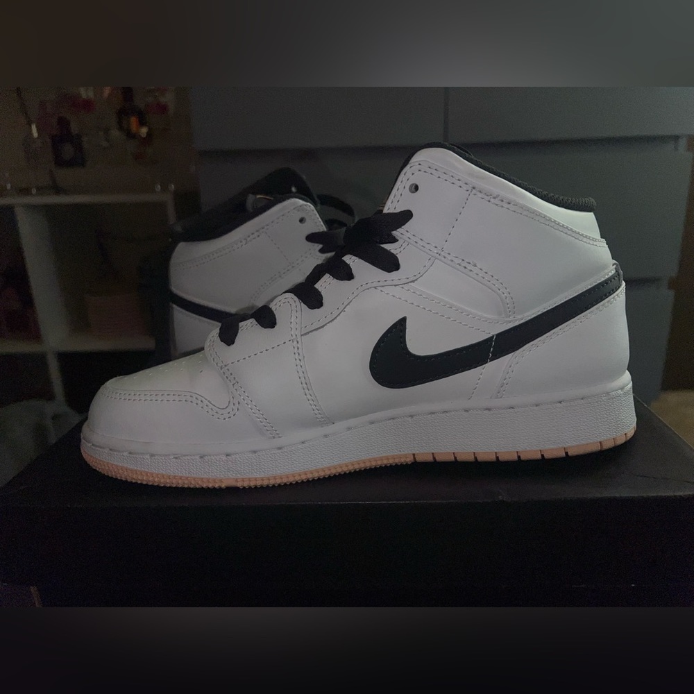 Air Jordan 1 Mid Arctic Orange GS 7Y